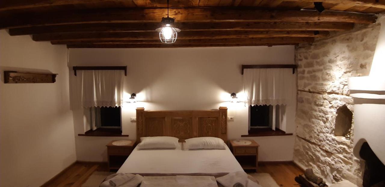 Отель Braja House Гирокастра Экстерьер фото