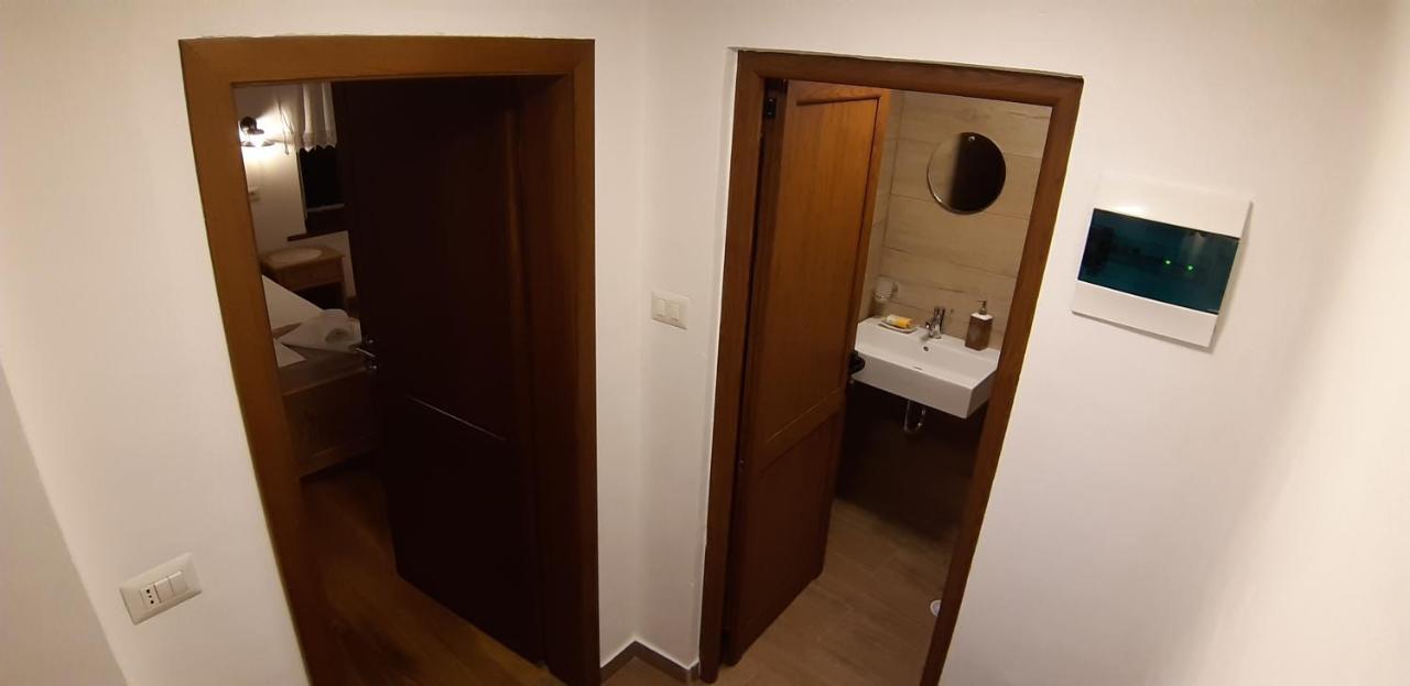 Отель Braja House Гирокастра Экстерьер фото