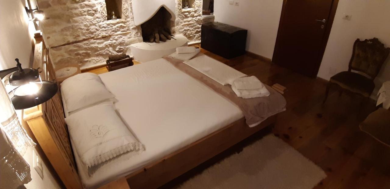 Отель Braja House Гирокастра Экстерьер фото